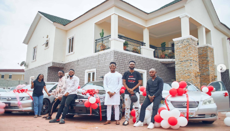 Moses Bliss gift his ministers and barber new cars. A heart warming video circulating online, shows moment where the he gifted the cars
