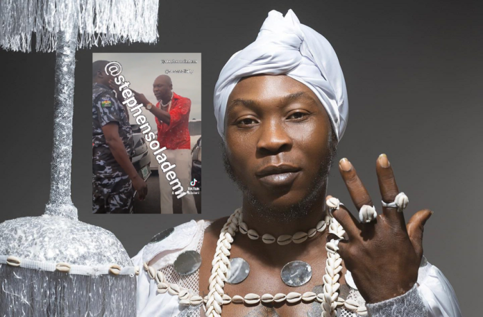 Seun Kuti slapped a Nigerian Police Officer in uniform. In a trending video online, the son of the late Fela was seen slapping a policeman.